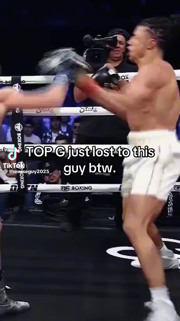 RT by @Cobratate: There is a bit of beauty to the whole Tate defeat. Hear me out. If you look at Demoor’s first professional fight below, let’s face it, it’s beyond comical. It was so bad that Demoor’s own corner threw in the towel after the 2nd round. THIS is the EXACT fight Demoor was… pic.