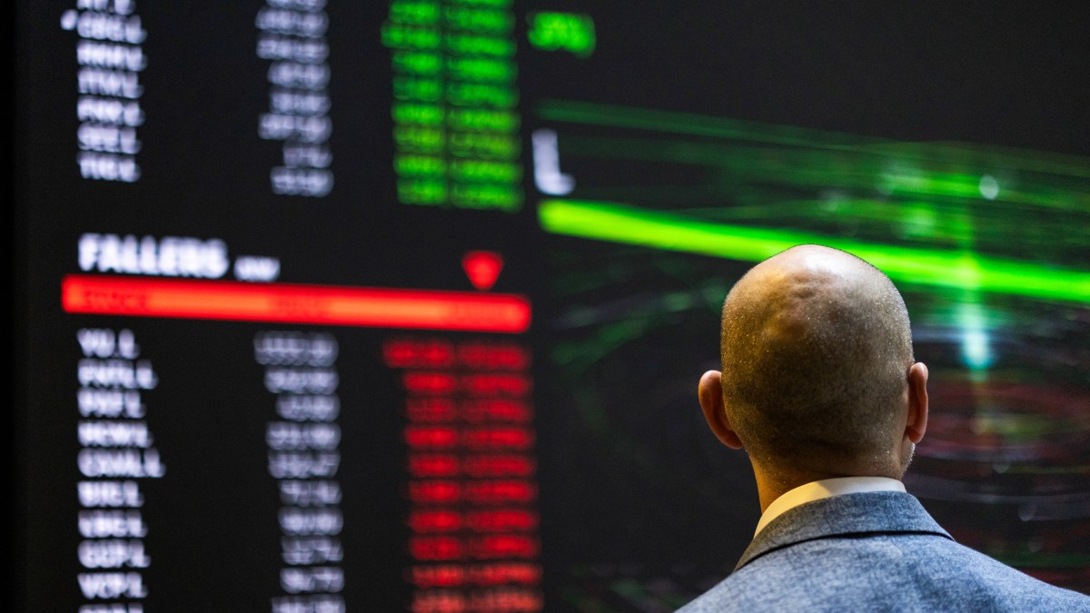 FTSE 100 edges down in shortened Christmas Eve trading