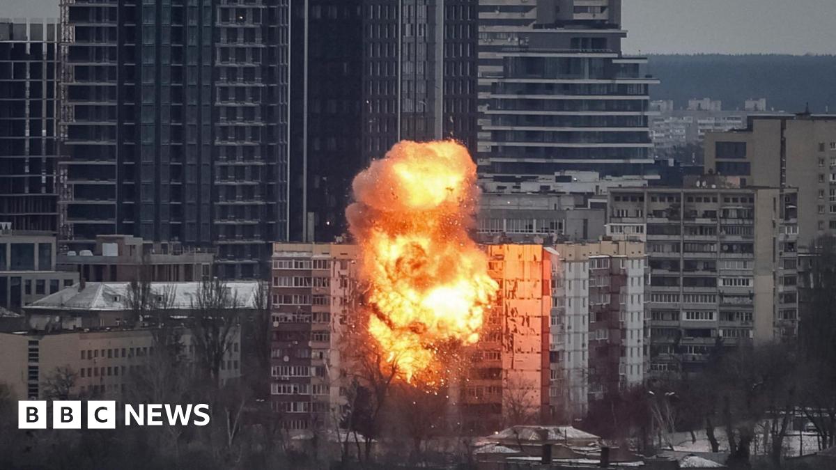 Ukraine-Russia latest: Zelensky heads to US for Trump peace talks after Kyiv hit by strikes