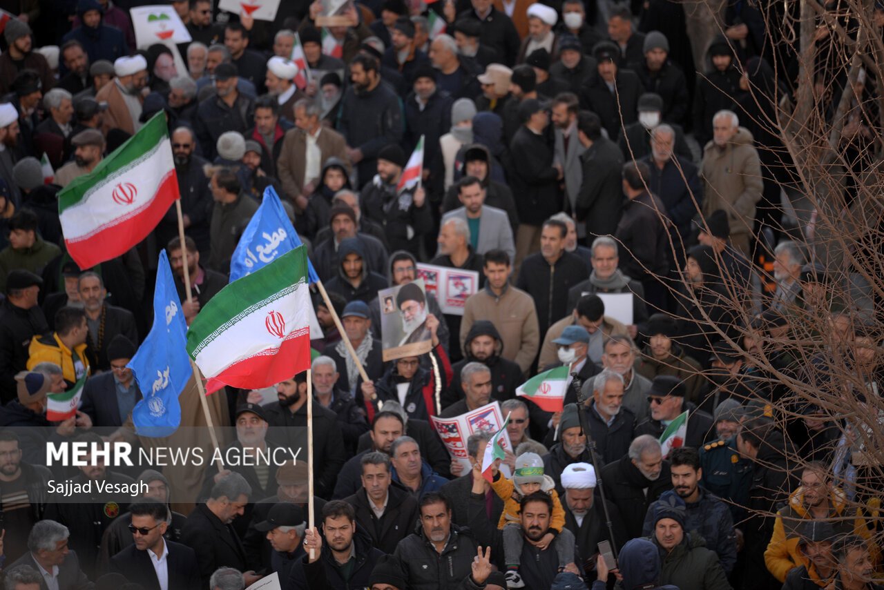 Behind the Inflation Crisis: Why Iran's Streets are Erupting Again