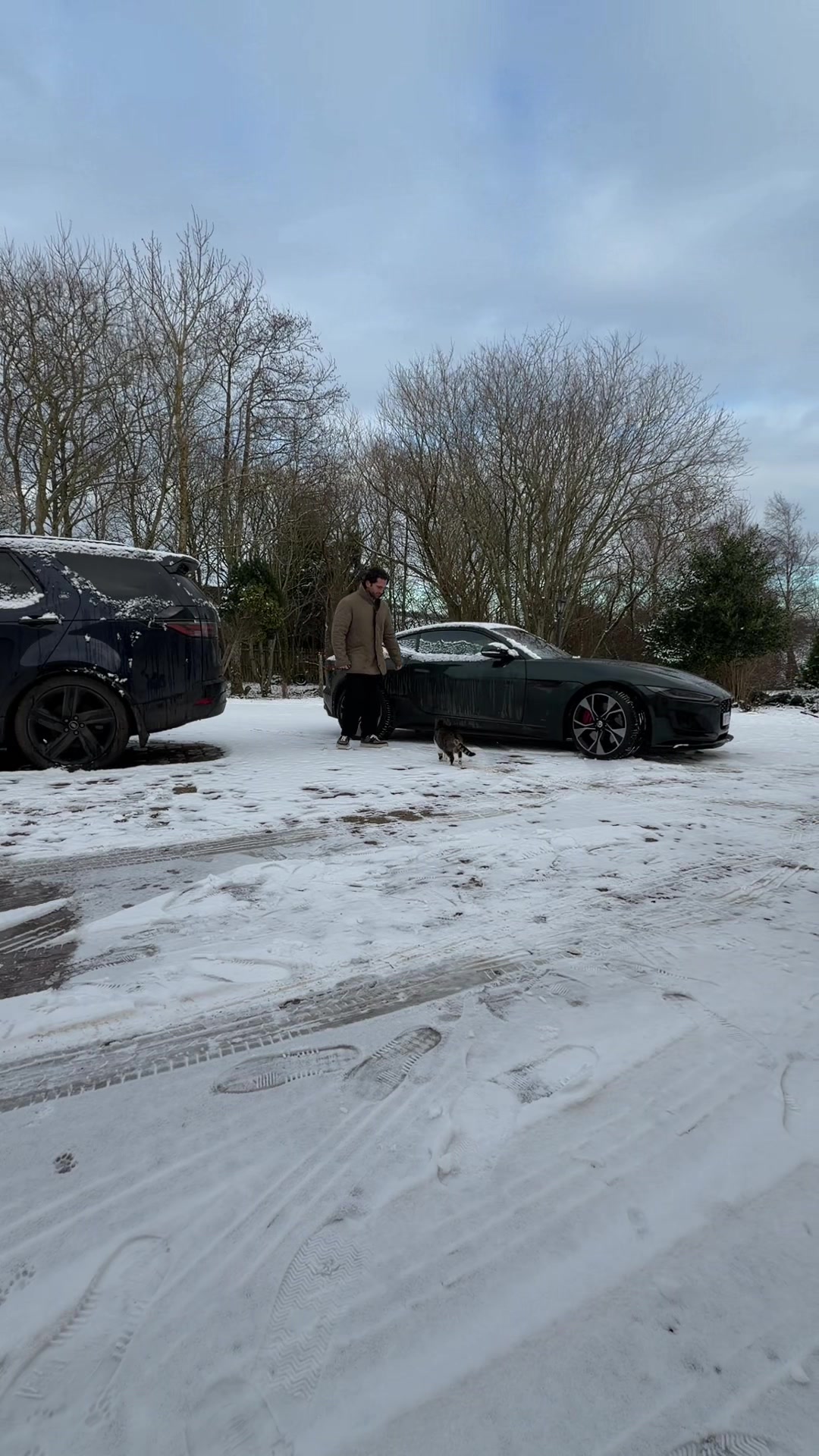 F-type vs snow! Will I be able to drive the V8 Jaguar in this weather? I’m not too sure.
