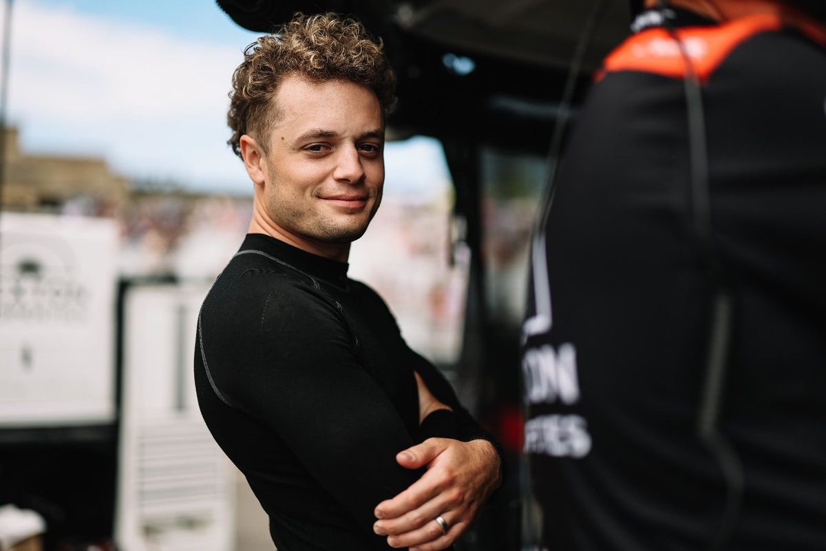 Tony Stewart: Ferrucci the 'only IndyCar driver with balls or passion to do Chili Bowl'