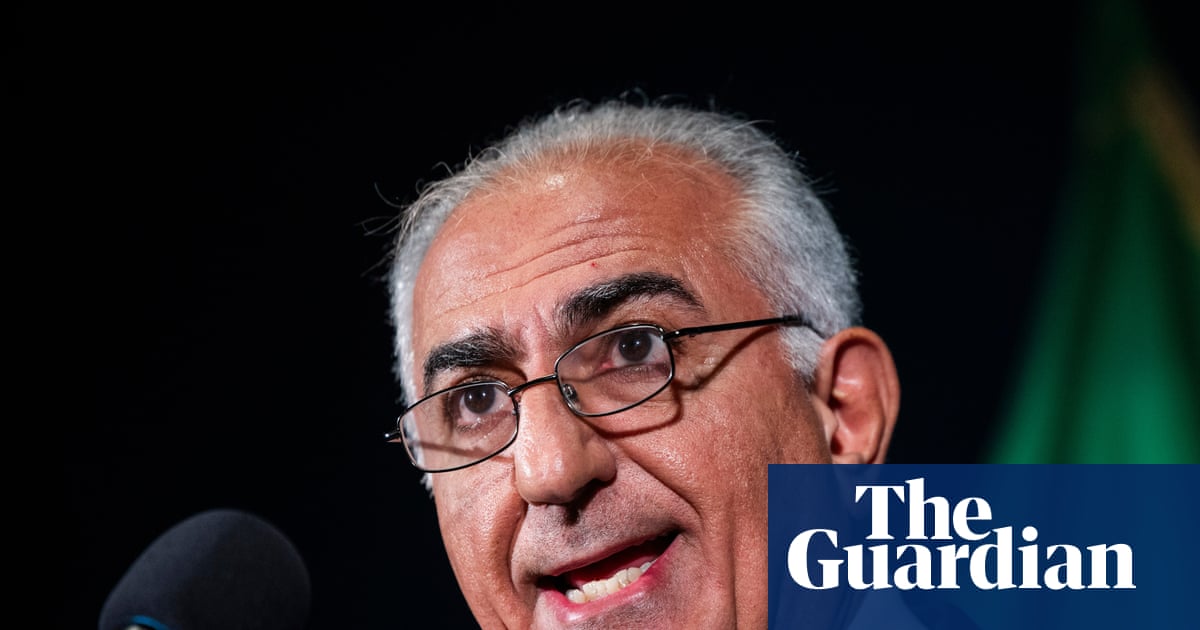 Son of former shah says he is ‘uniquely positioned’ to lead Iran as he predicts end of regime