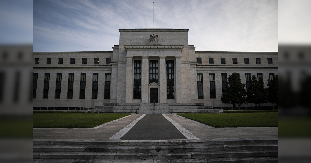 Fed leaves rates unchanged, signals cautious outlook as US economy improves