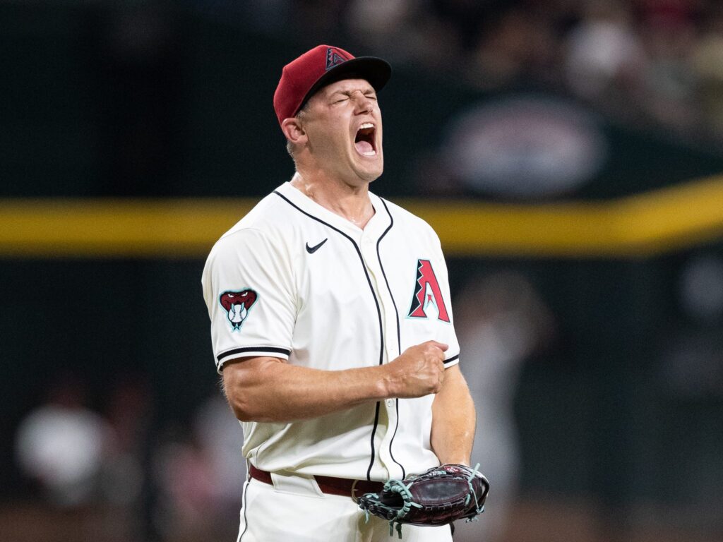 Diamondbacks To Sign Paul Sewald