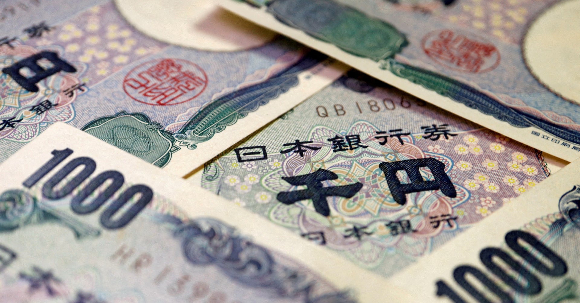 Yen under pressure after Takaichi report; Aussie higher on inflation