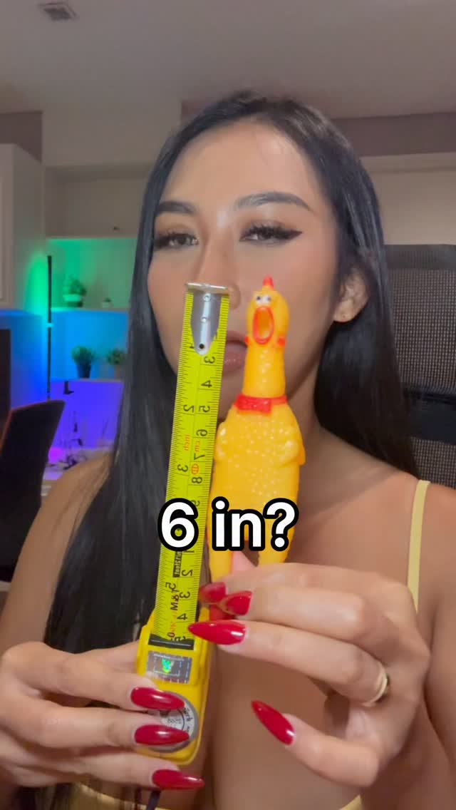 Perfect size ;) #thaigirl #asiangirls #usa #funny #relationships