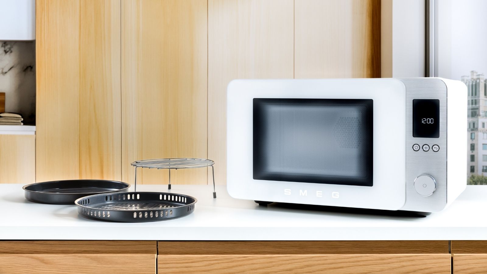 Smeg MOC02WHMEU: Combination Microwave Oven