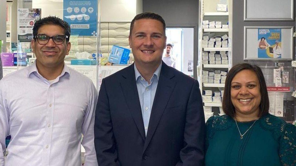 Free Covid jabs face the axe at cash-strapped pharmacies