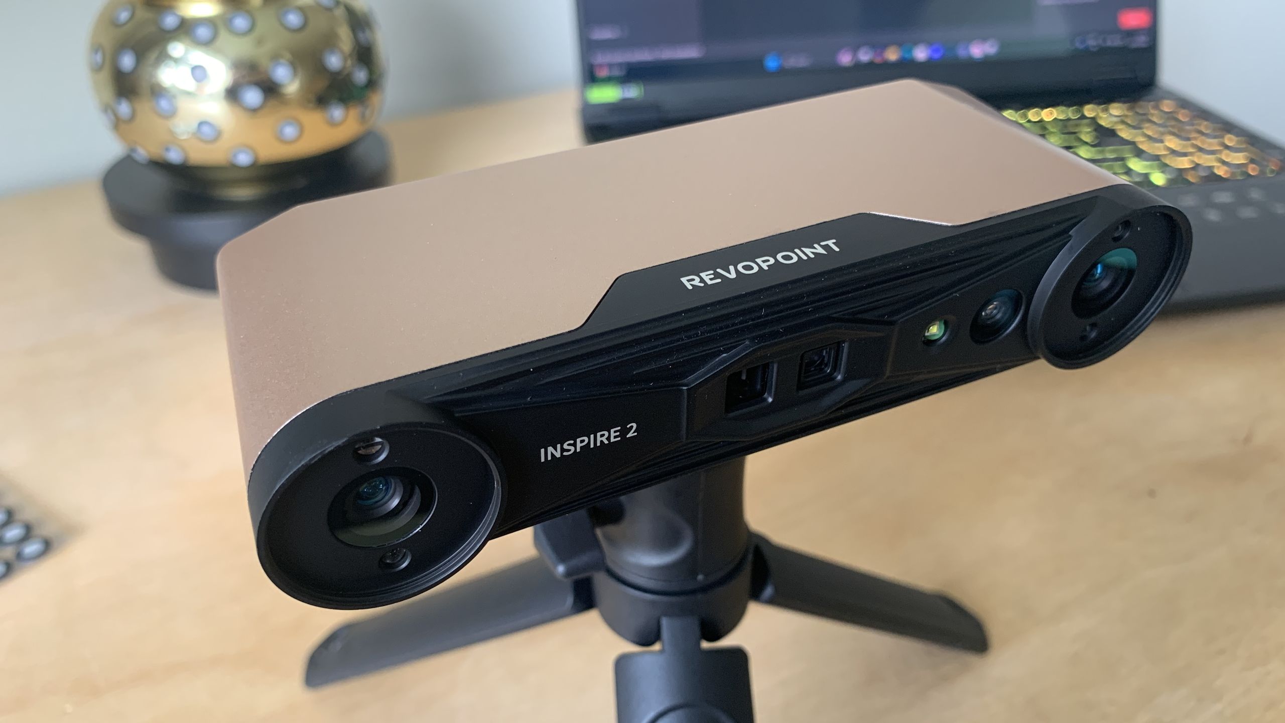 I tested the Revopoint INSPIRE 2 with the shiniest object I could find