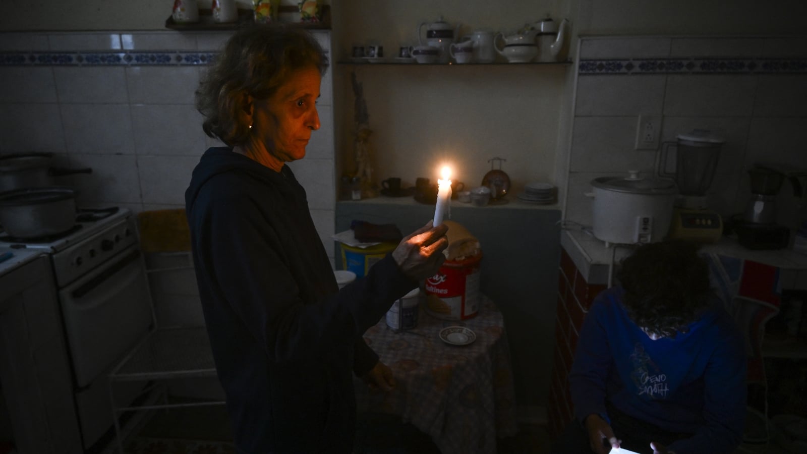 10 million without power as Cuba's grid collapses