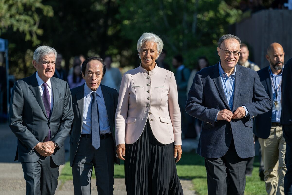 Central Banks Face Fresh Inflation Threat Amid Iran War