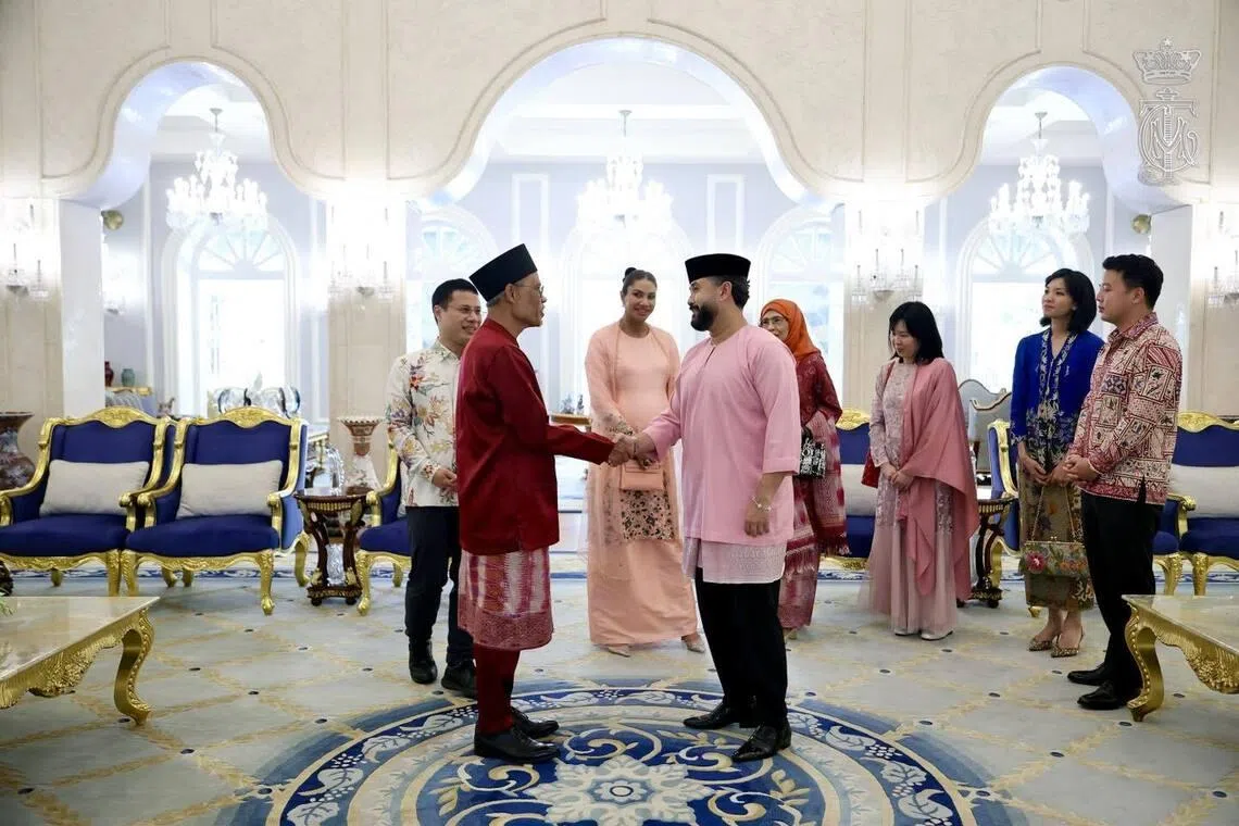 S’pore ministers visit Johor royal family’s Hari Raya Open House, discuss ways to enhance cooperation