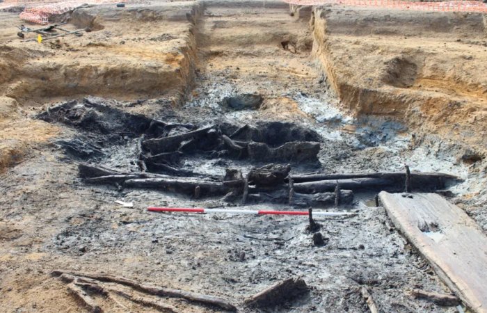 Large 3,500-Year-Old Timber Structure Discovered In Gloucester, UK