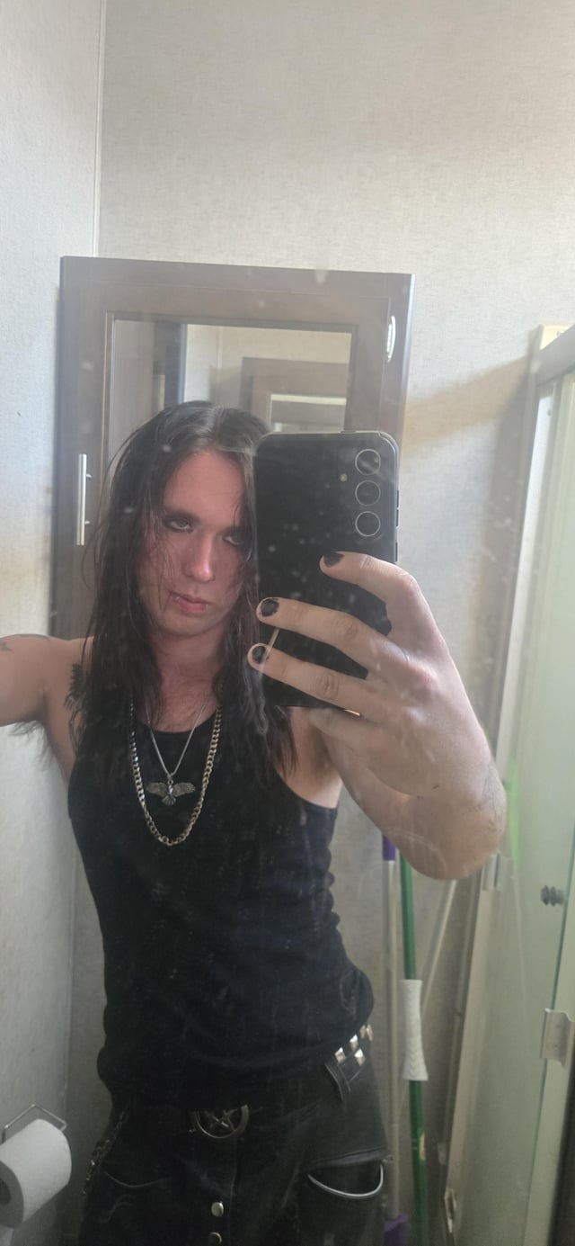 Time for a show day :3