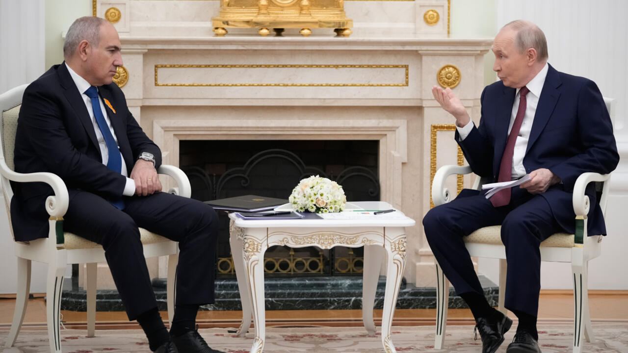 Armenia cannot be in both EU and Russian customs bloc, Putin says