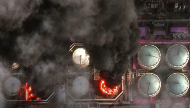 Devastating strikes on Russia: Ukraine’s forces hit five strategic plants, 10 oil facilities in March