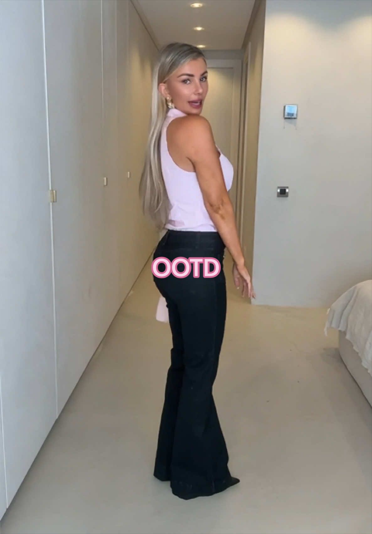 Wearing size small in the jeans and size XS in the top 💕☁️✨🫶🏻 #tiktokmademebuyit #dealdrops #ootd #springsale