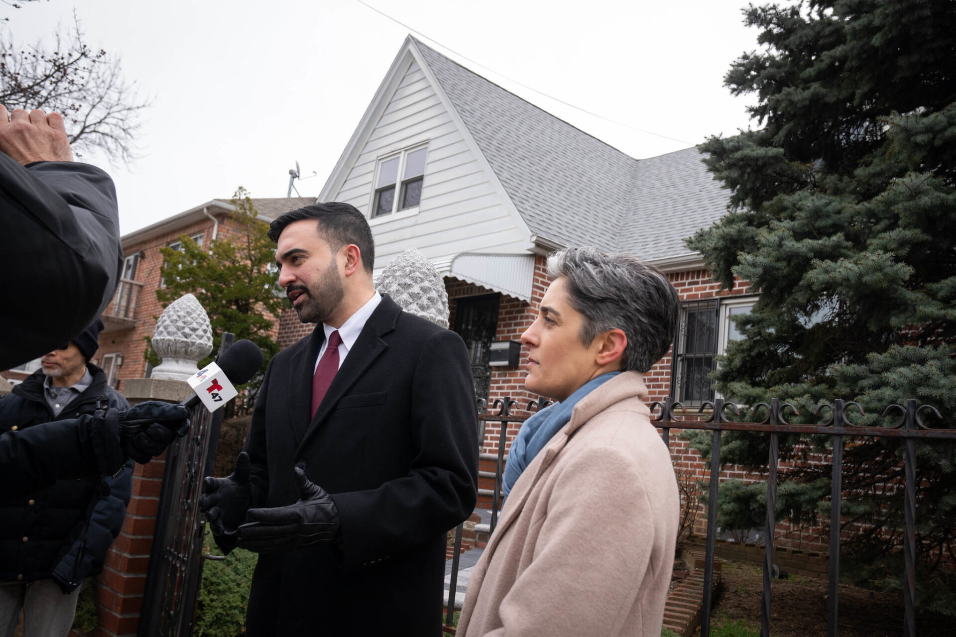Top City Hall Officials Take On New Yorkers’ Housing Questions in Reddit Forum