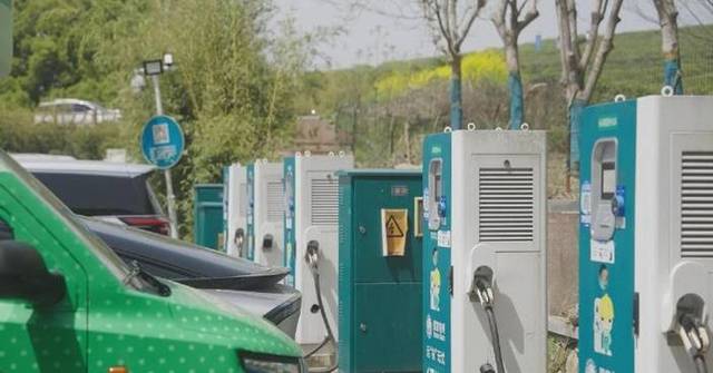 China's Qingming Festival holiday travel goes green as charging network improves