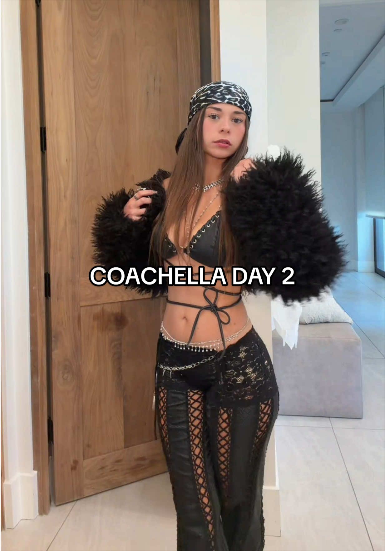 Coachella day 2 fit! yesterday was simple today is more creative what do you guys think?