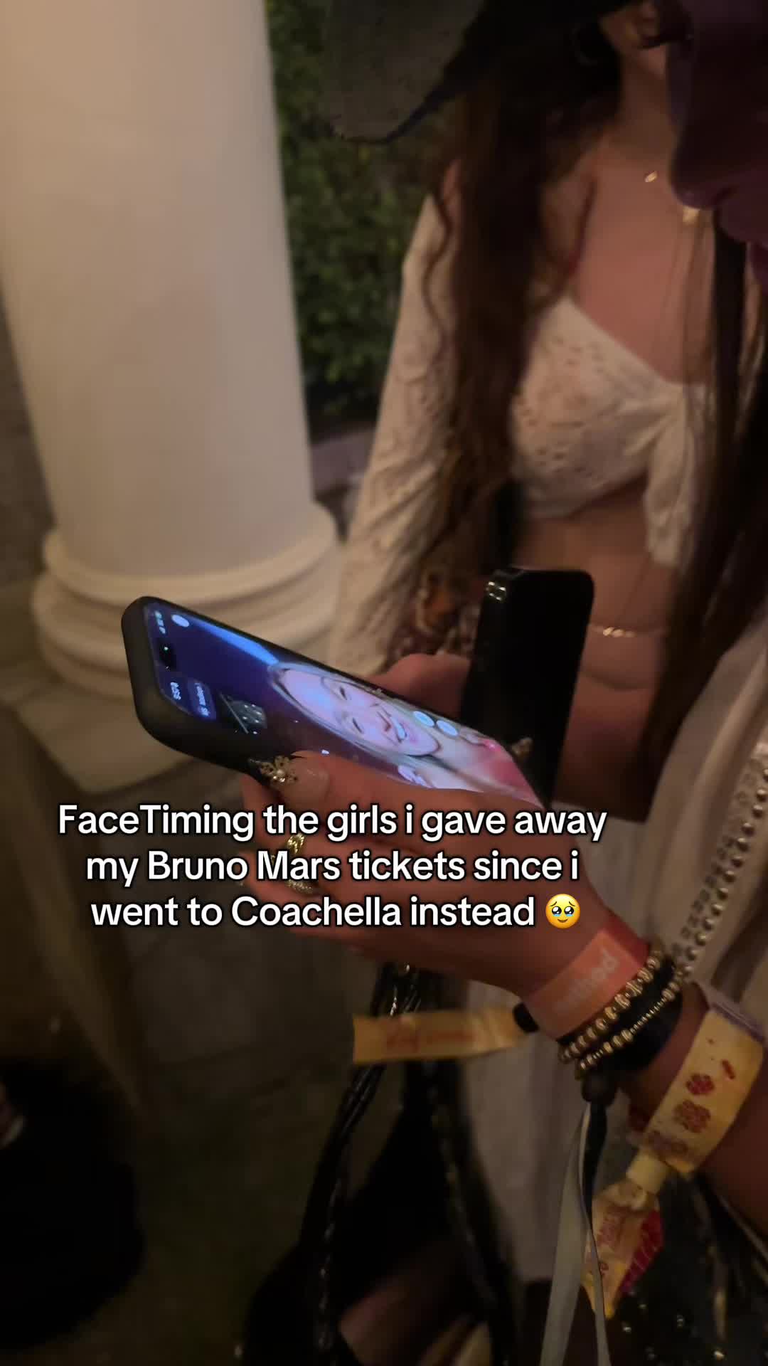 so sad i missed bruno mars but so grateful i was able to make 4 peoples nights by giving them away 🥹