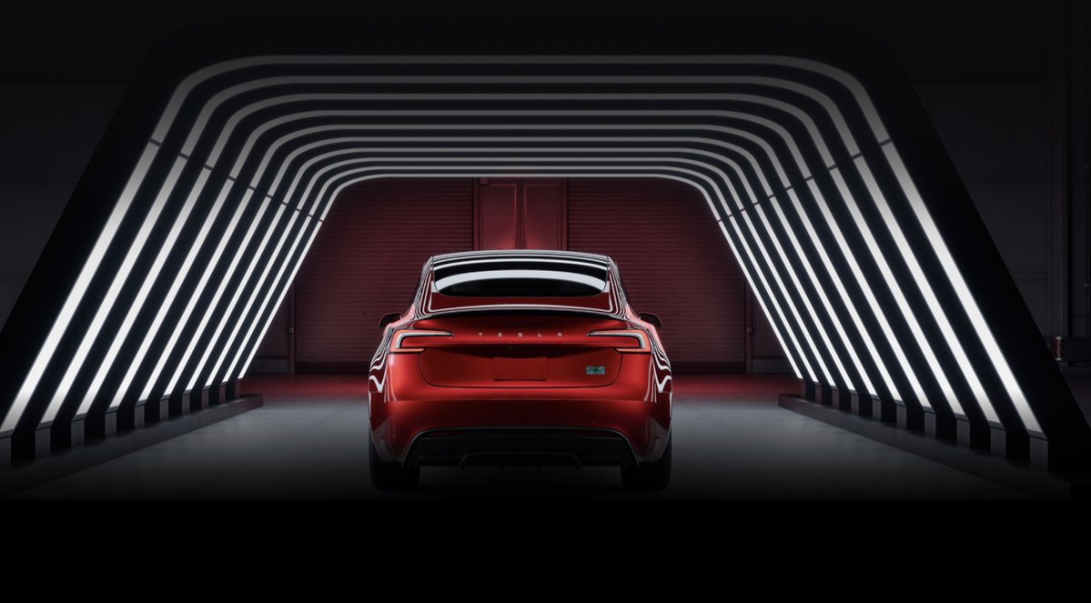 RT by @elonmusk: Tesla is suing the state of North Dakota because the state won't allow the company to open any showrooms/service centers and sell direct to consumers. North Dakota law prohibits vehicle manufacturers from owning car dealerships and requires them to sell their products to… pic.