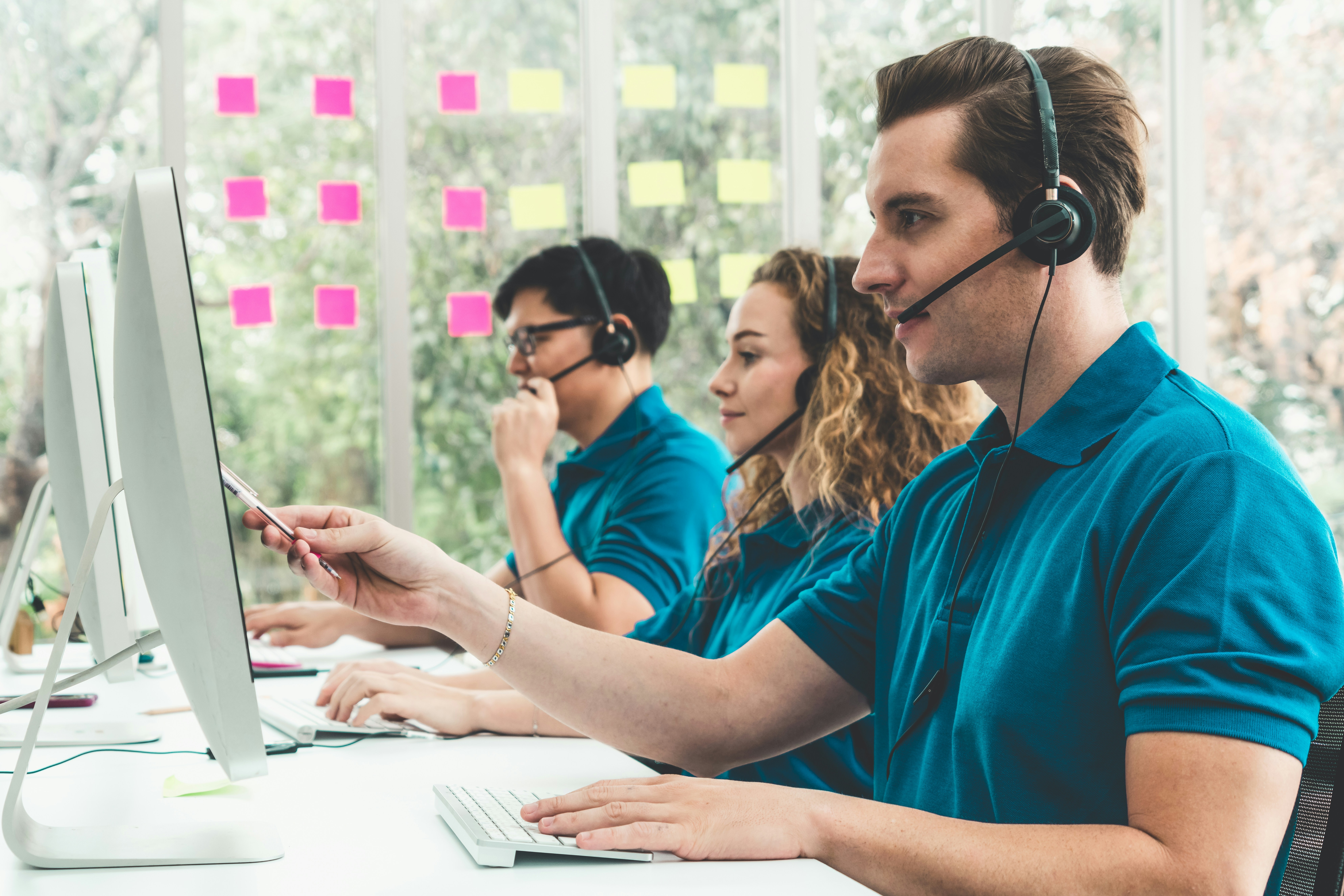 Call center employee avoids being blamed by their manager, Derek, after carefully documenting their manager's conflicting requests and creating a paper trail