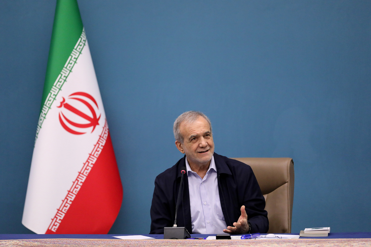 Iranian president urges unity, warns against attempts to weaken national cohesion
