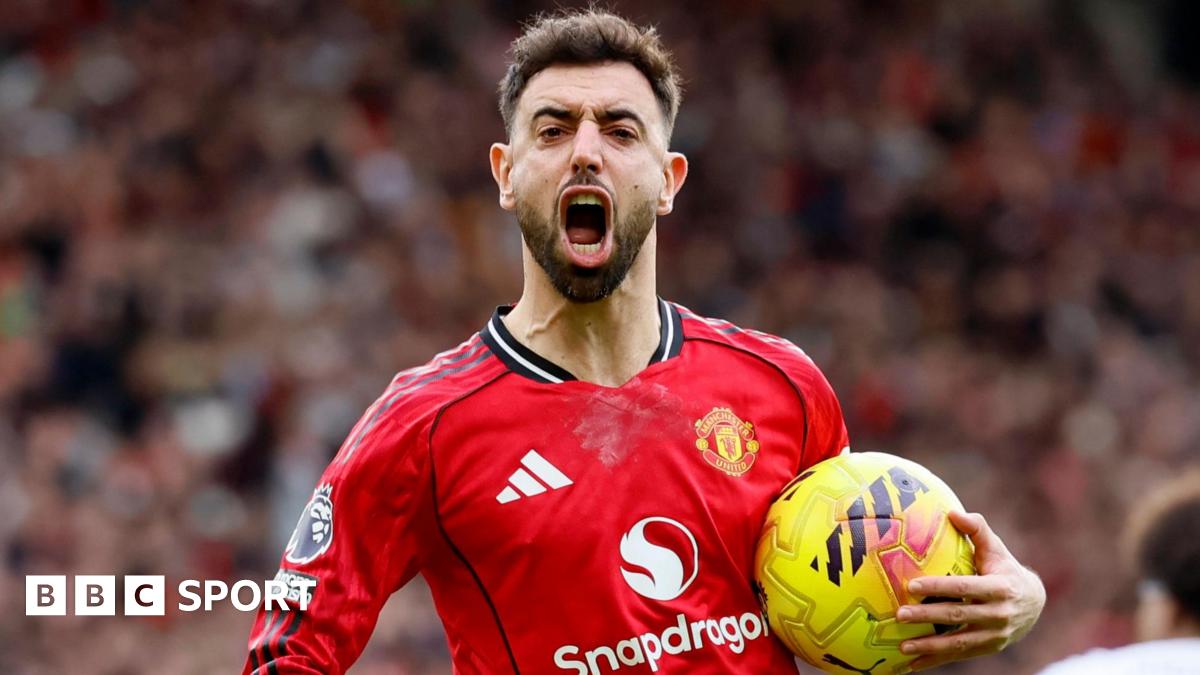 Man Utd's Fernandes wins Football Writers' men's award